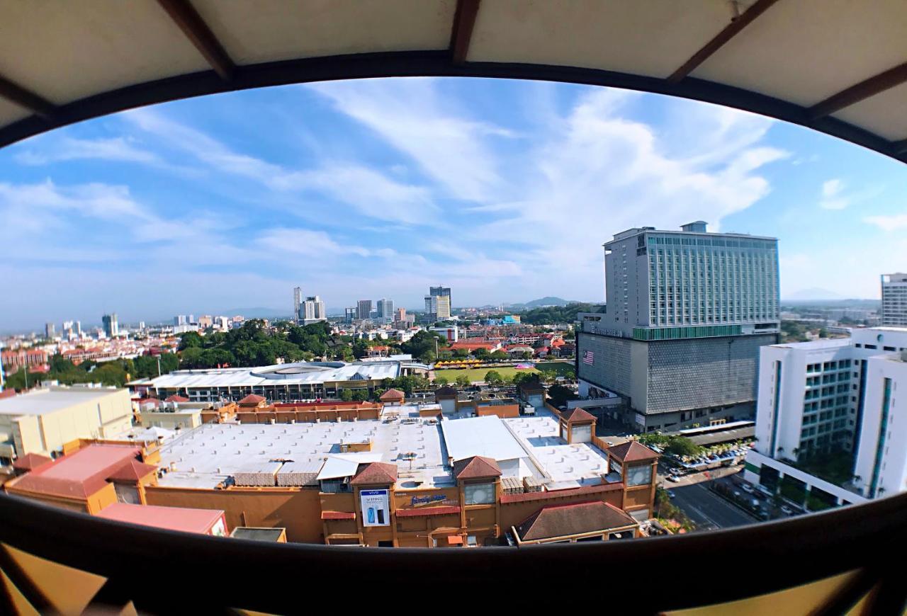 1 Bedroom Apartment, Melaka Cbd Town Center- Hosted By Private Locals Resident, Balcony With City Skyline View Or Seaview, Opposite Malls, Tv Box, 5 Minutes To Jonker Street, Zewnętrze zdjęcie