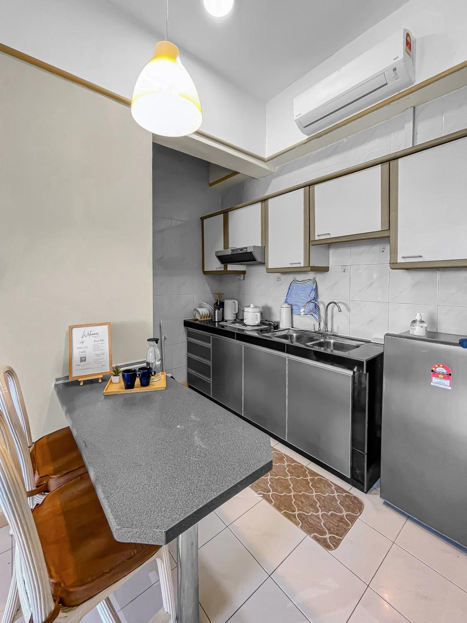 1 Bedroom Apartment, Melaka Cbd Town Center- Hosted By Private Locals Resident, Balcony With City Skyline View Or Seaview, Opposite Malls, Tv Box, 5 Minutes To Jonker Street, Zewnętrze zdjęcie